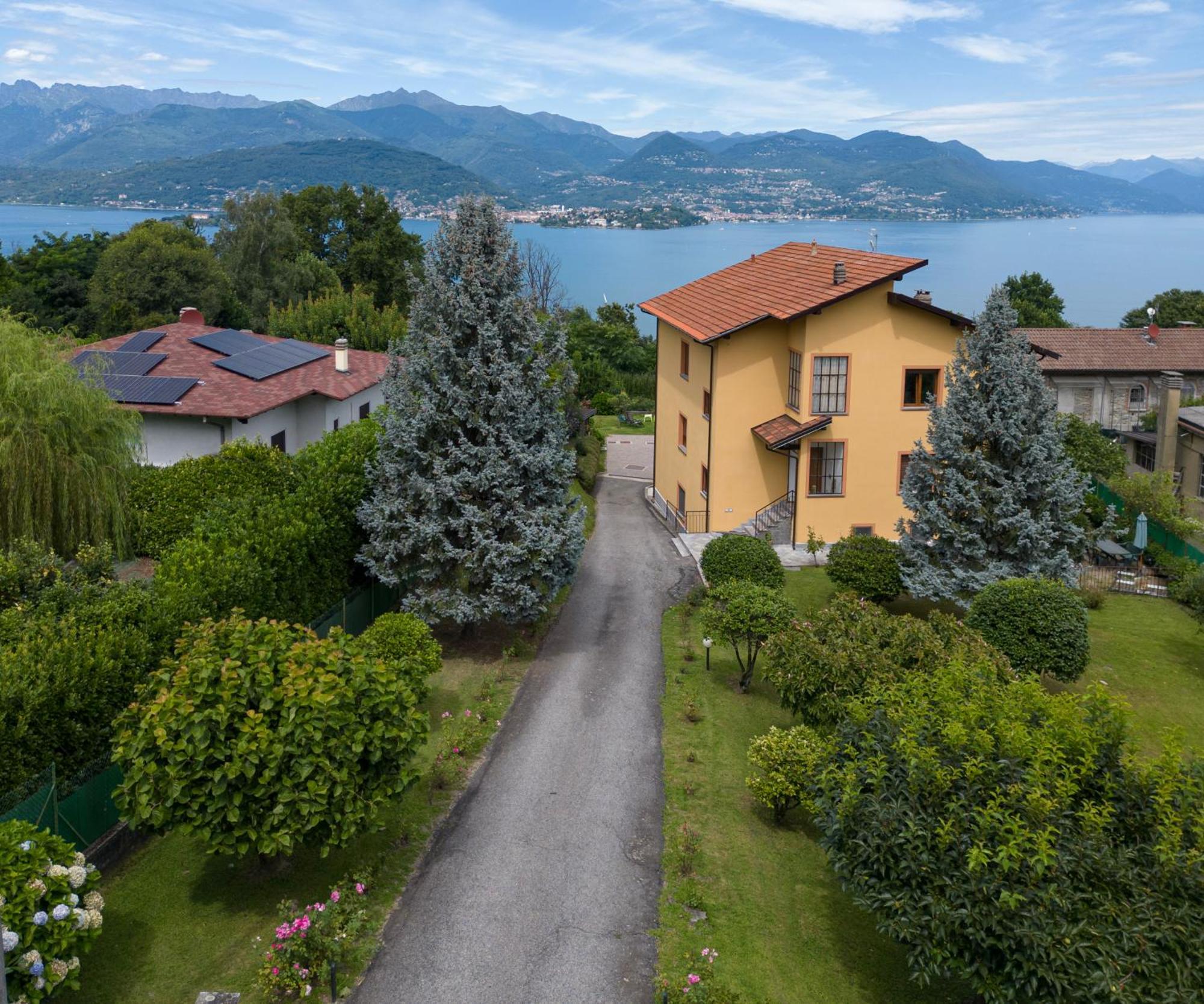 Casa Lilla - Lakeview Large Apartments With Garden Above Stresa Zewnętrze zdjęcie